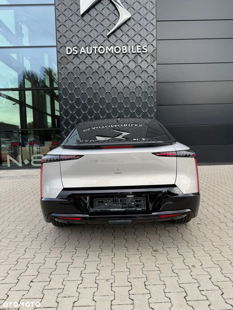 DS Automobiles N°8 - 6