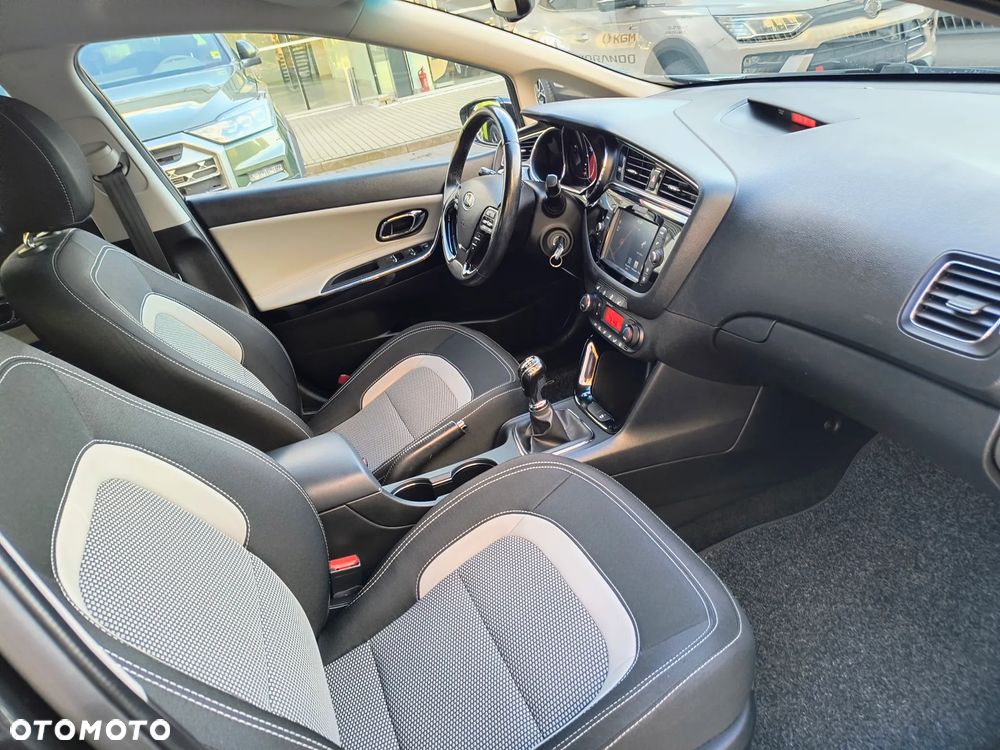 Kia Ceed 1.6 CRDi 136 ISG Platinum Edition - 14