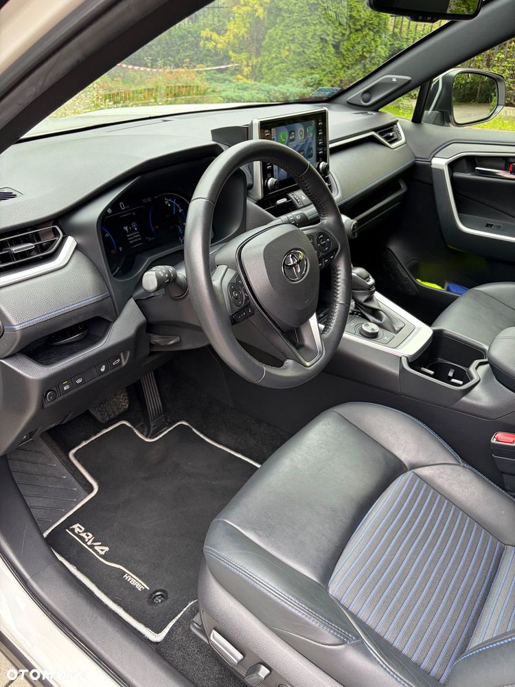 Toyota RAV4 - 22