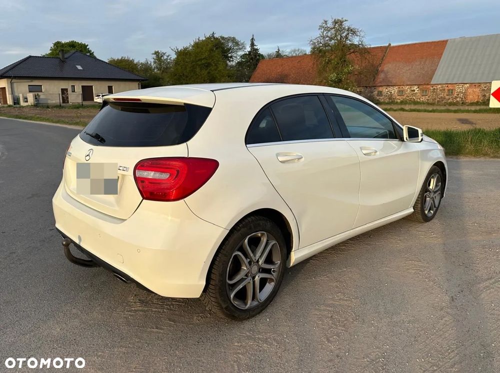 Mercedes-Benz Klasa A 180 CDI (BlueEFFICIENCY) 7G-DCT - 2