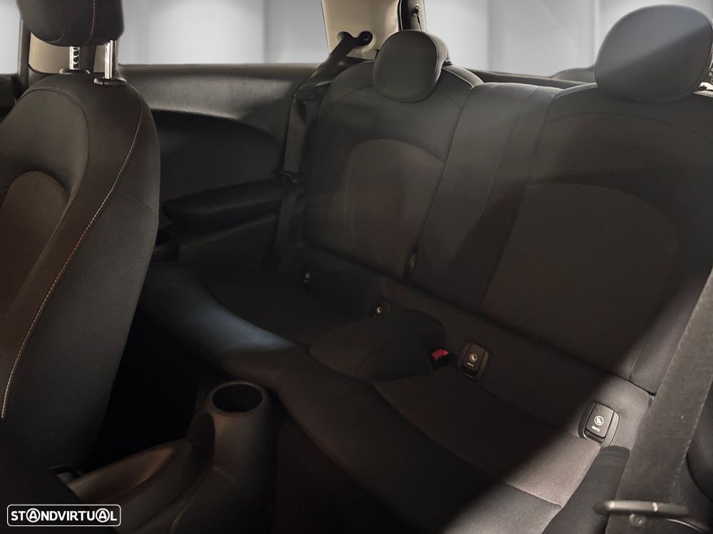 MINI 3 Portas Cooper D - 13