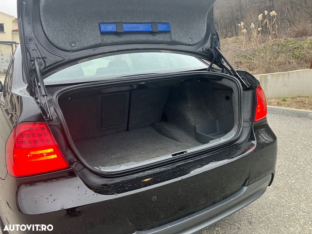 BMW Seria 3 318i - 11