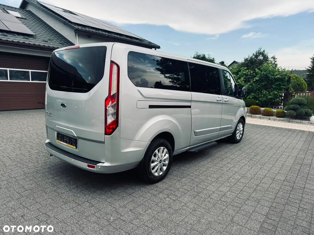Ford Tourneo Custom - 24