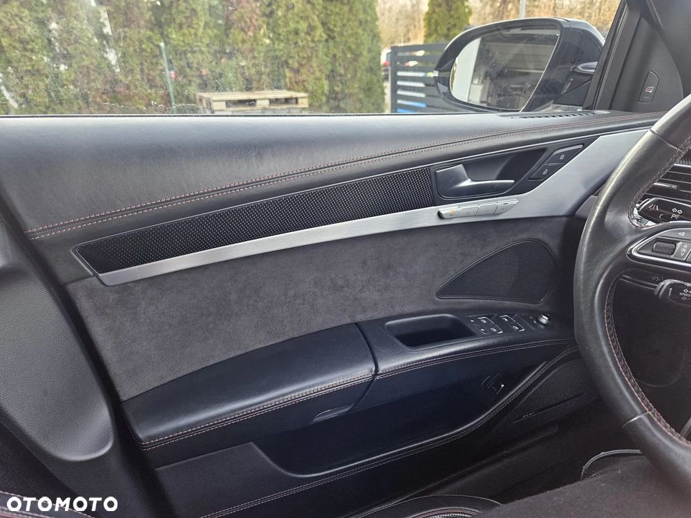 Audi S8 - 7