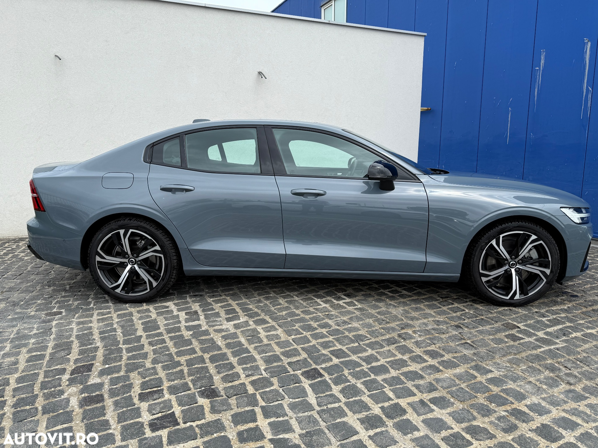 Volvo S60 B5 B AWD Ultimate Dark - 4