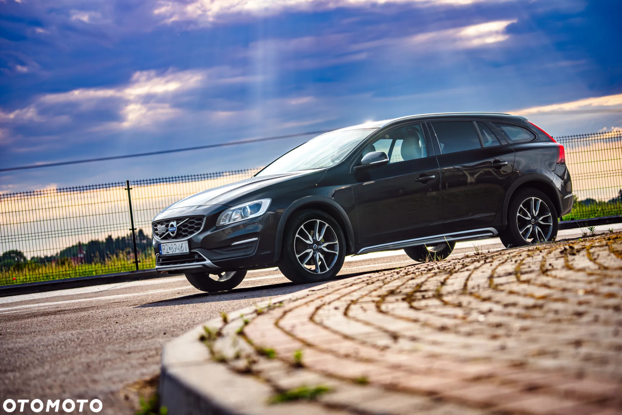 Volvo V60 Cross Country D4 AWD Summum - 6
