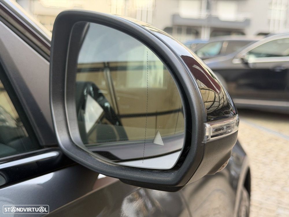 Mercedes-Benz C 300 e T 9G-TRONIC AMG Line — fotografia 21