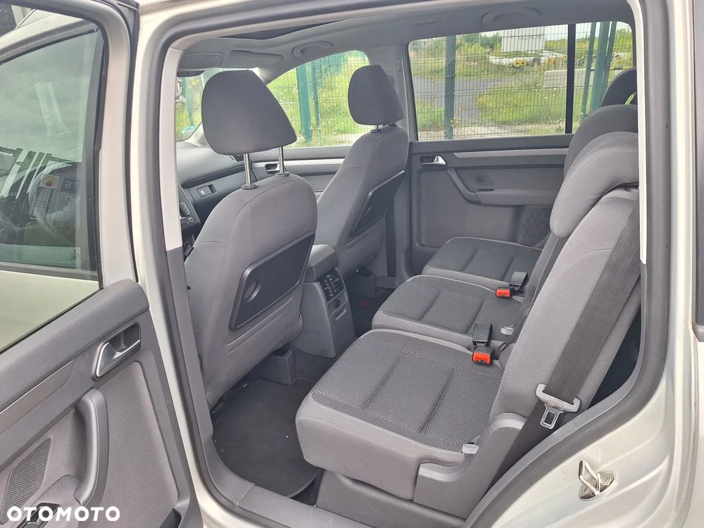 Volkswagen Touran - 6