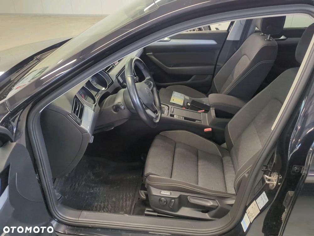 Volkswagen Passat Variant 2.0 TDI EVO Business - 8