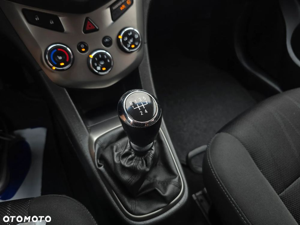 Chevrolet Aveo 1.6 LTZ S/S - 30