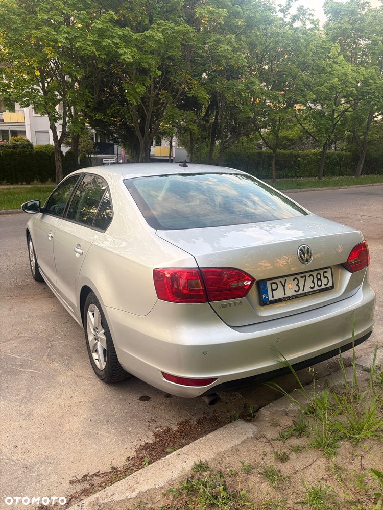 Volkswagen Jetta 1.2 TSI Comfortline - 3