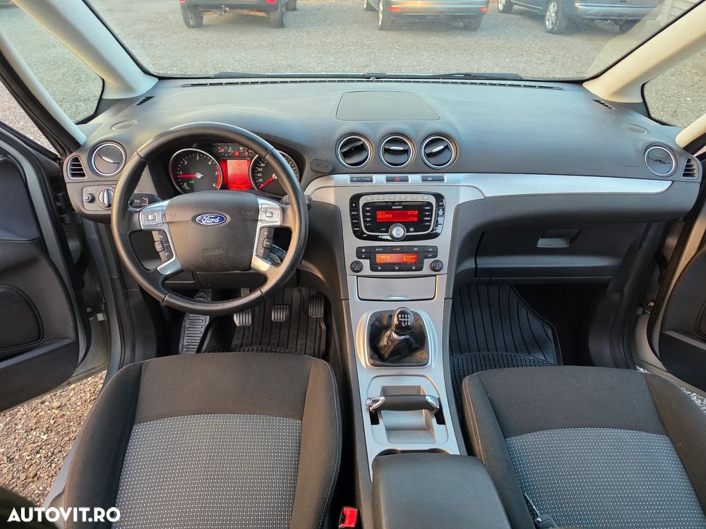 Ford Galaxy - 7
