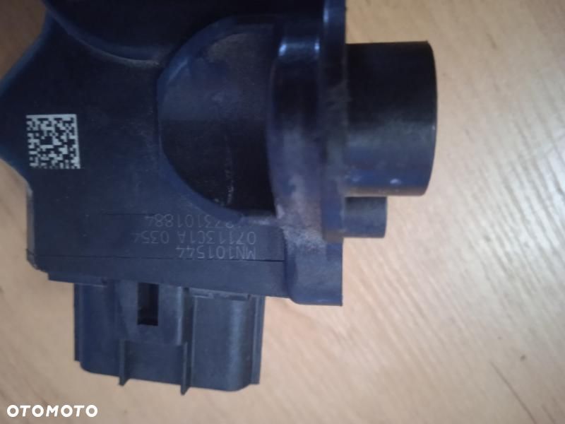 Potencjometr gazu Lancer VIII MN101544 - 1