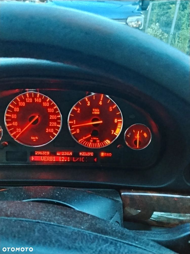 BMW Seria 7 728i L - 12