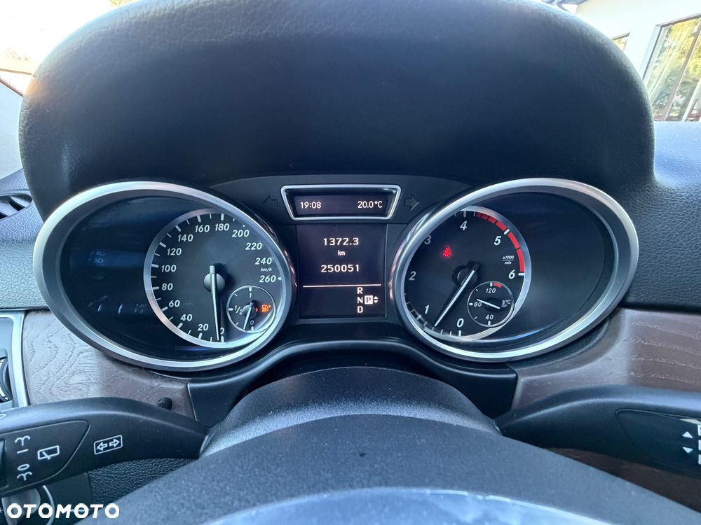 Mercedes-Benz ML 350 BlueTEC 4MATIC 7G-TRONIC Edition 1 - 30