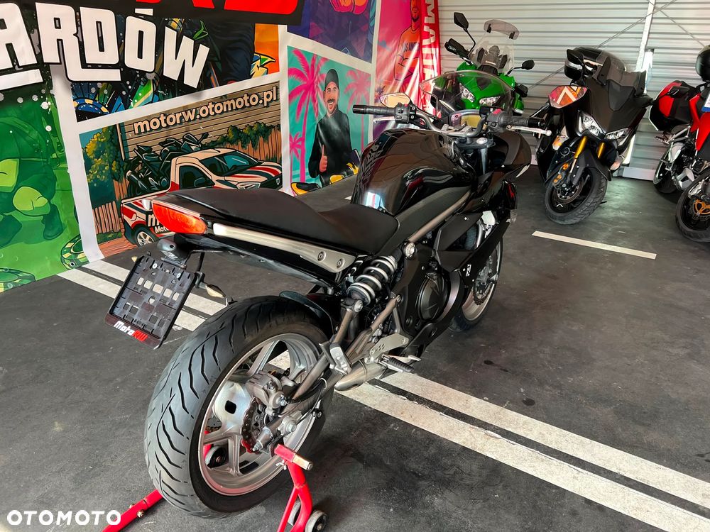 Kawasaki ER - 9