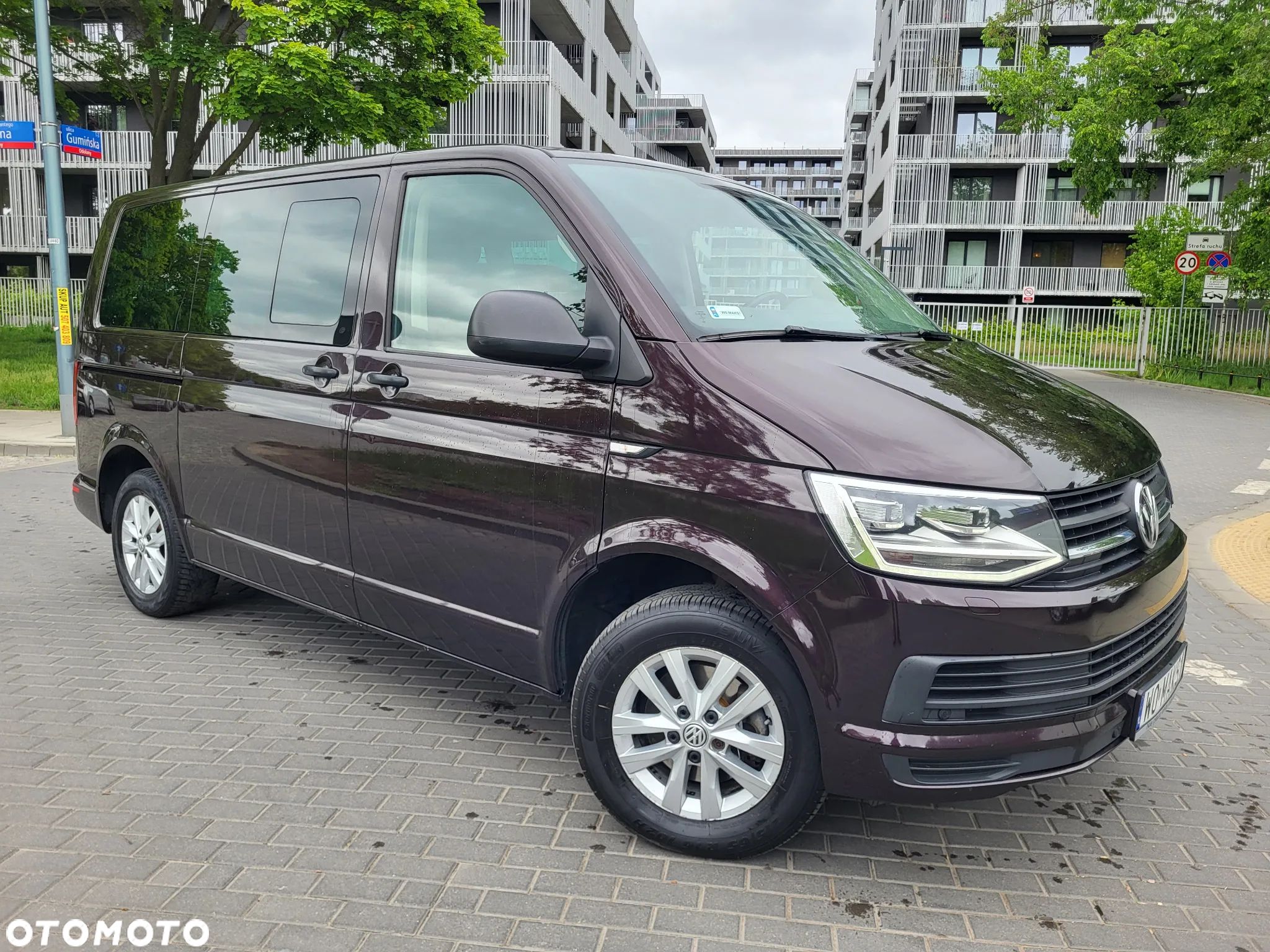 Volkswagen Multivan - 1