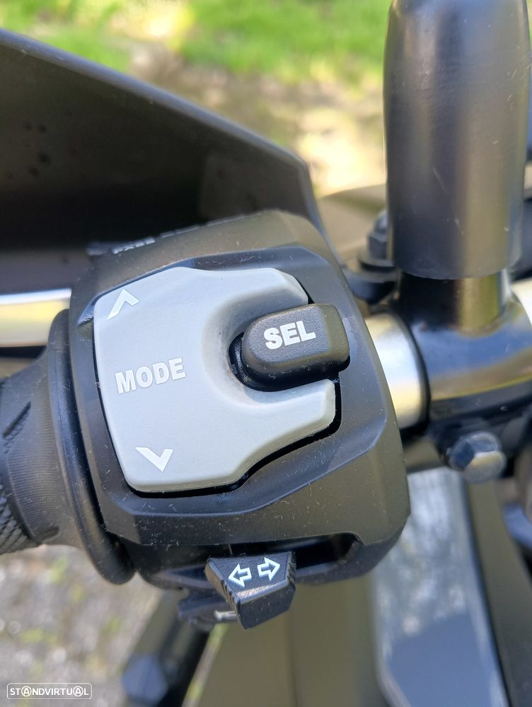 Suzuki DL V-Strom DL 650A - 13