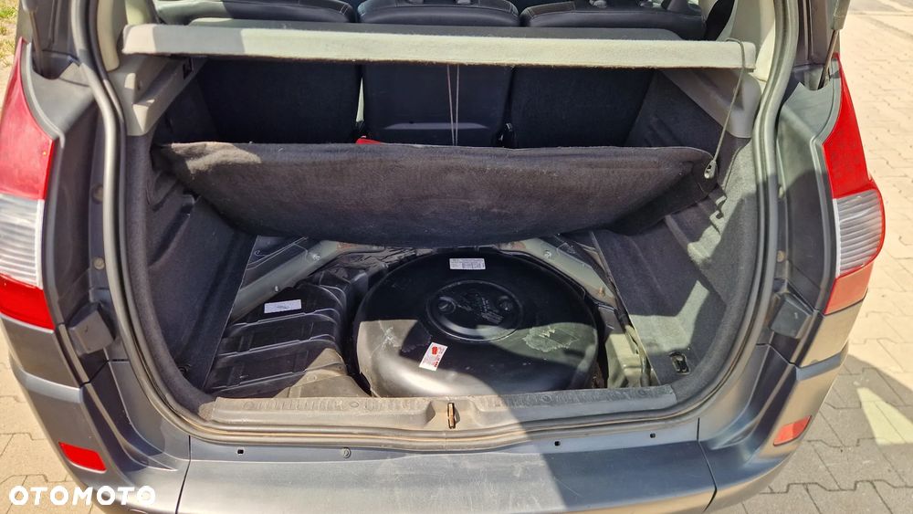 Renault Scenic 1.6 16V Pack Expression - 11