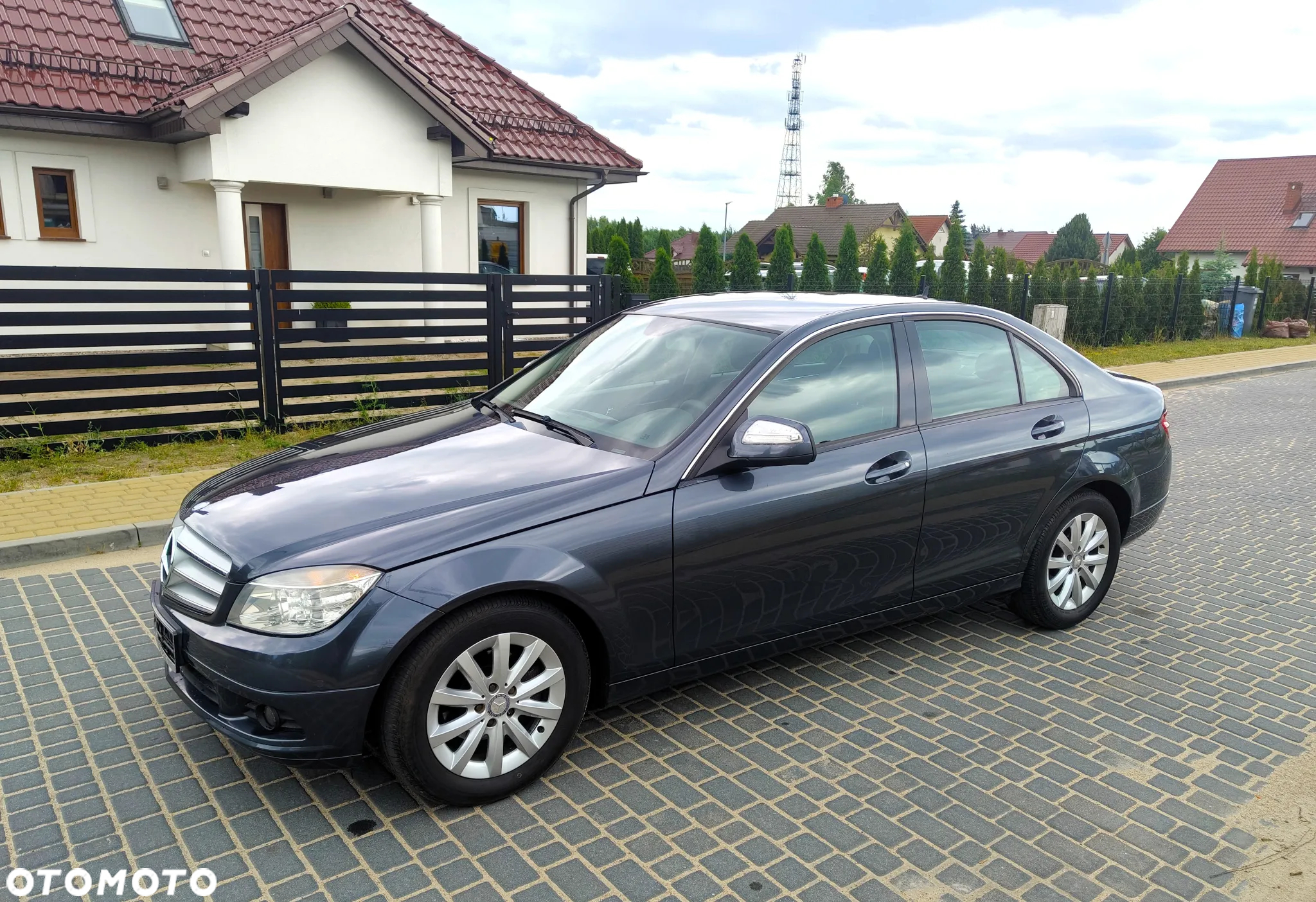 Mercedes-Benz Klasa C 180 BlueEFFICIENCY 7G-TRONIC - 4
