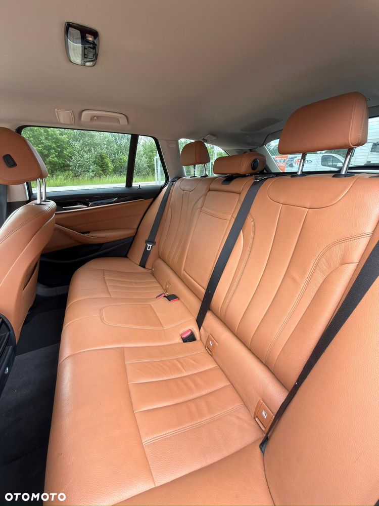 BMW Seria 5 520d xDrive - 11