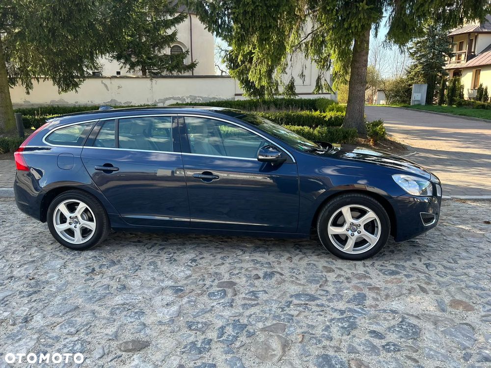 Volvo V60 T4 Summum - 19