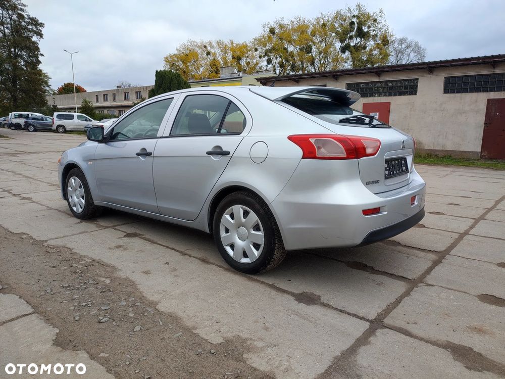 Mitsubishi Lancer - 8