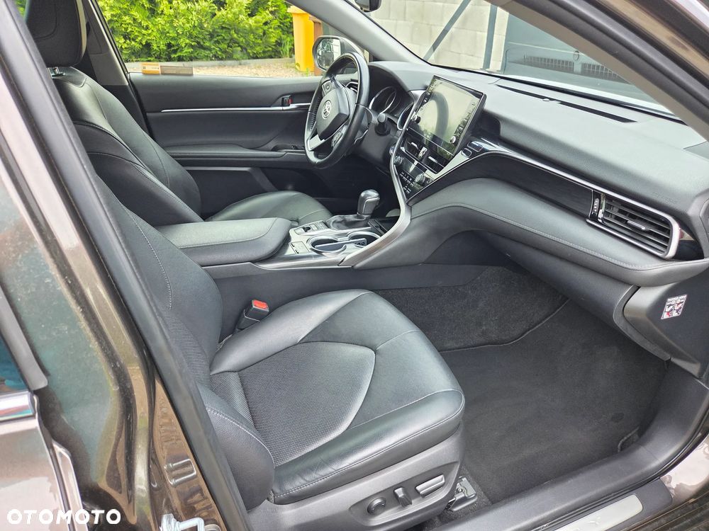 Toyota Camry 2.5 Hybrid Executive CVT - 8