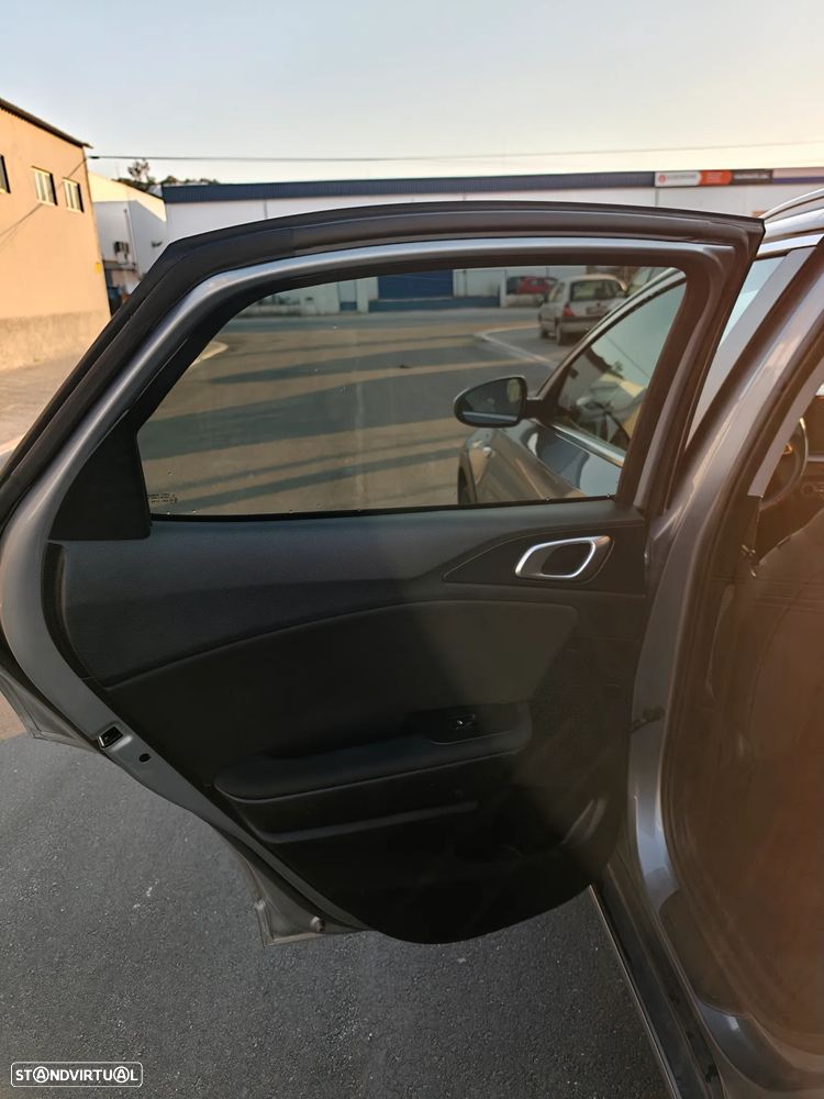 Kia XCeed — fotografia 12