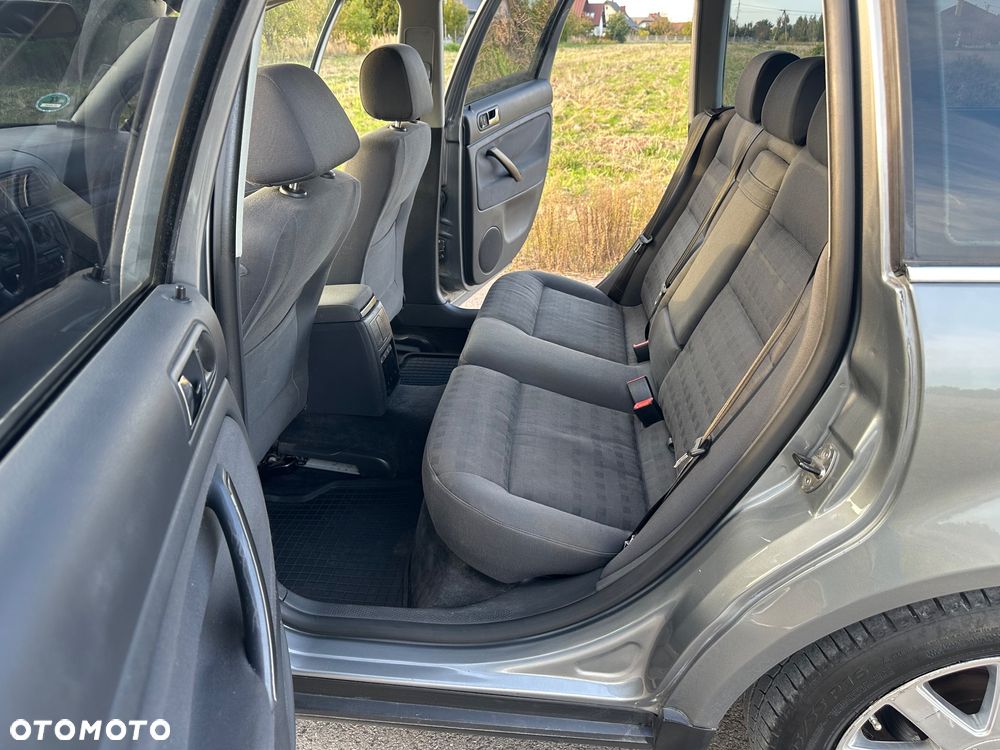 Volkswagen Passat 1.8T Highline - 16