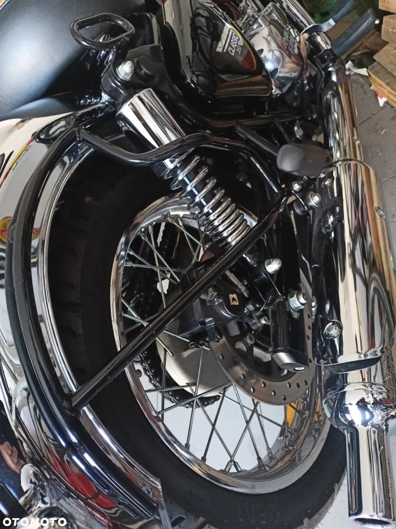 Royal Enfield Classic - 14