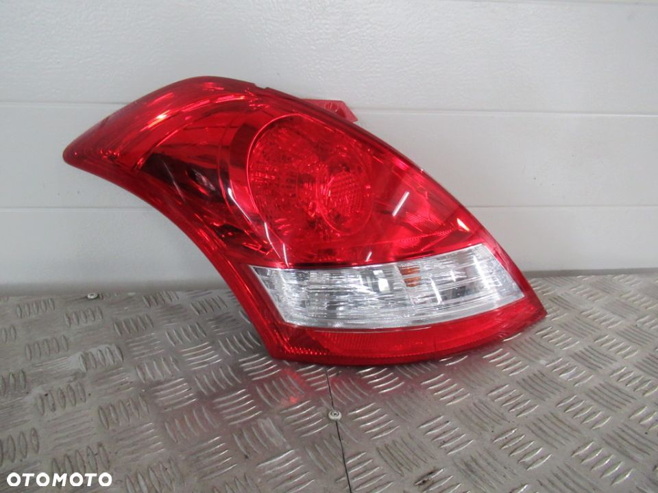 LAMPA TYLNA TYŁ LEWA SUZUKI SWIFT MK7 SPORT 2010- - 1
