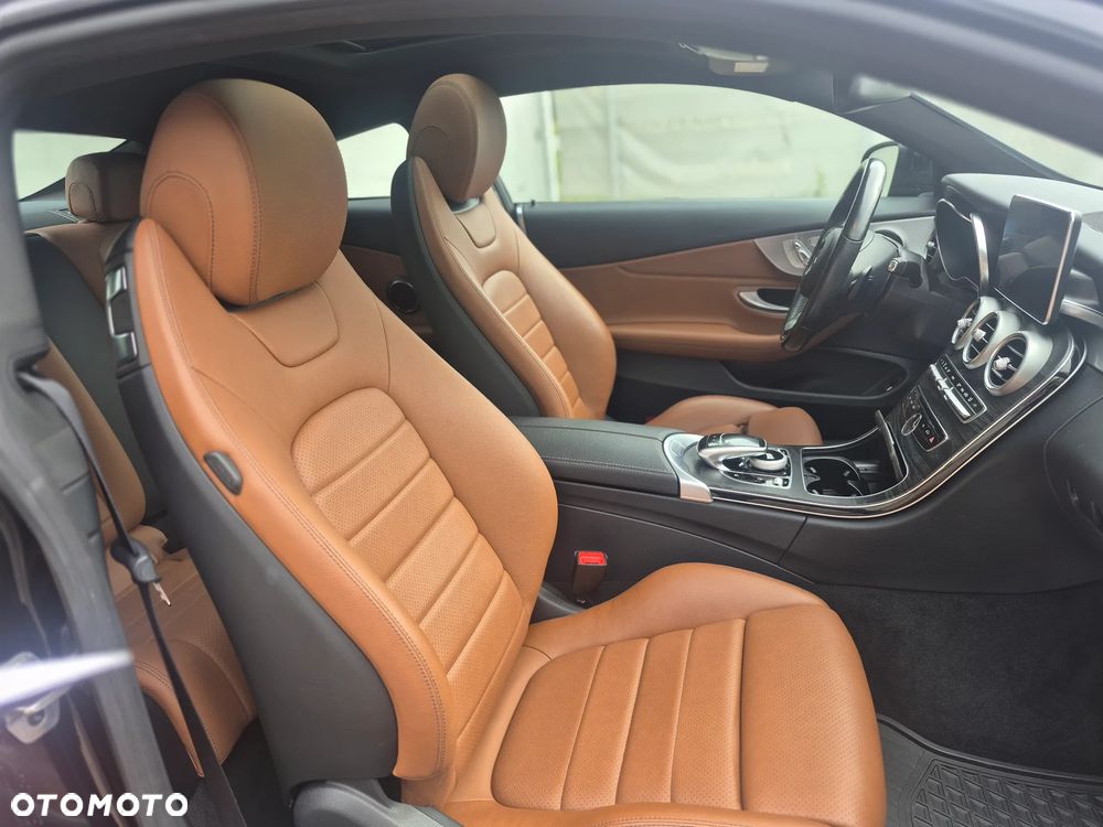 Mercedes-Benz Klasa C 300 9G-TRONIC - 12