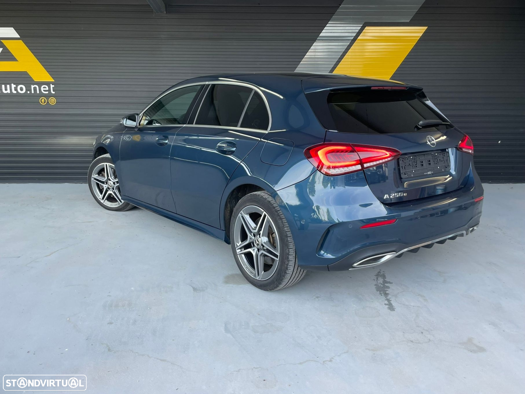 Mercedes-Benz A 250 e 8G-DCT AMG Line - 2