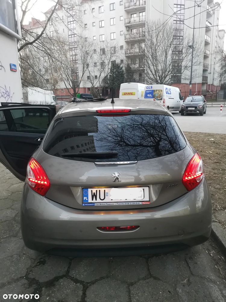 Peugeot 208 - 2