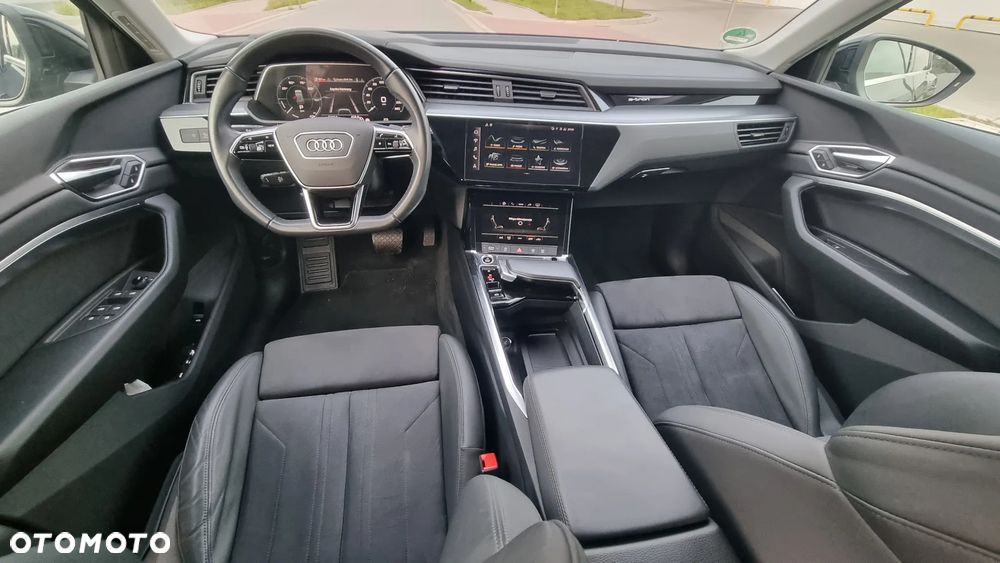 Audi e-tron - 7