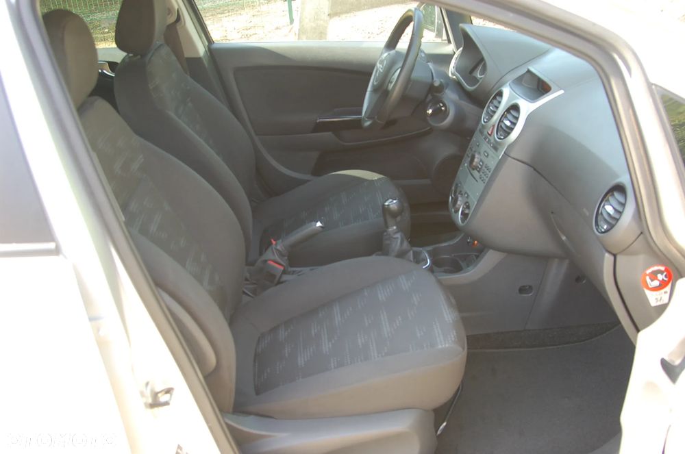 Opel Corsa 1.4 16V Energy - 12
