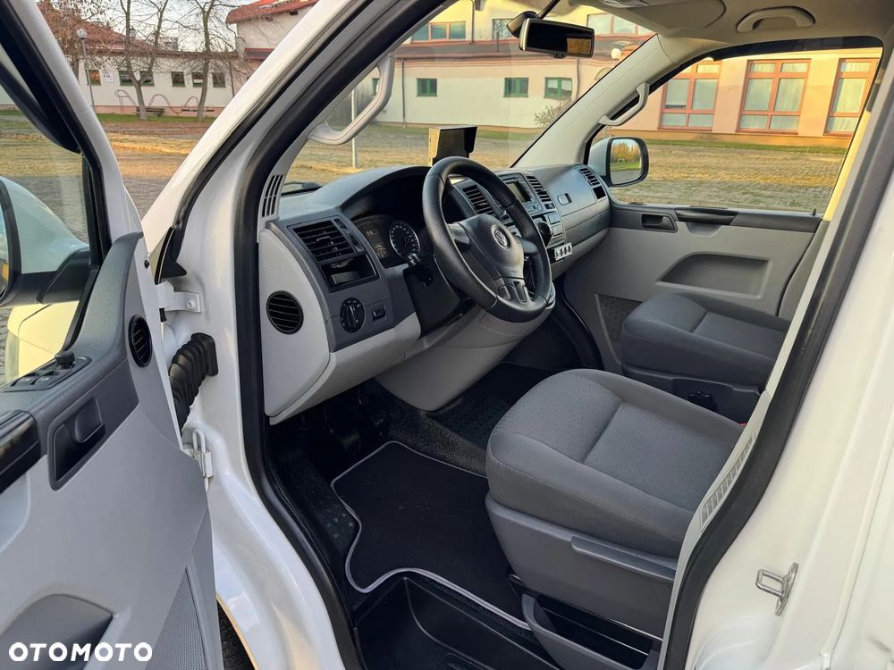 Volkswagen TRANSPORTER T5 - 11