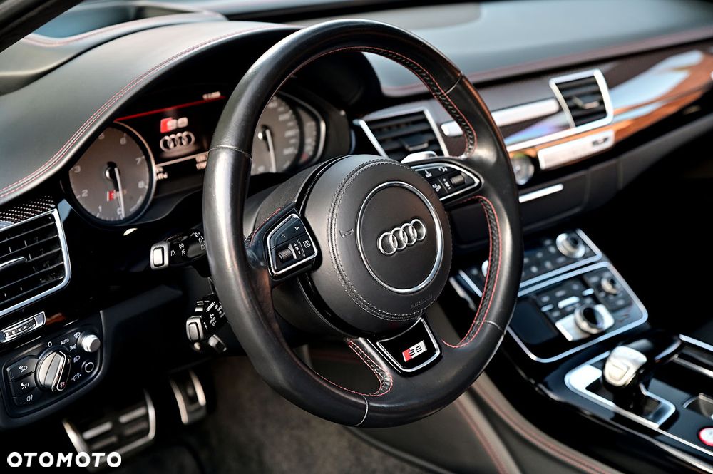 Audi S8 - 18