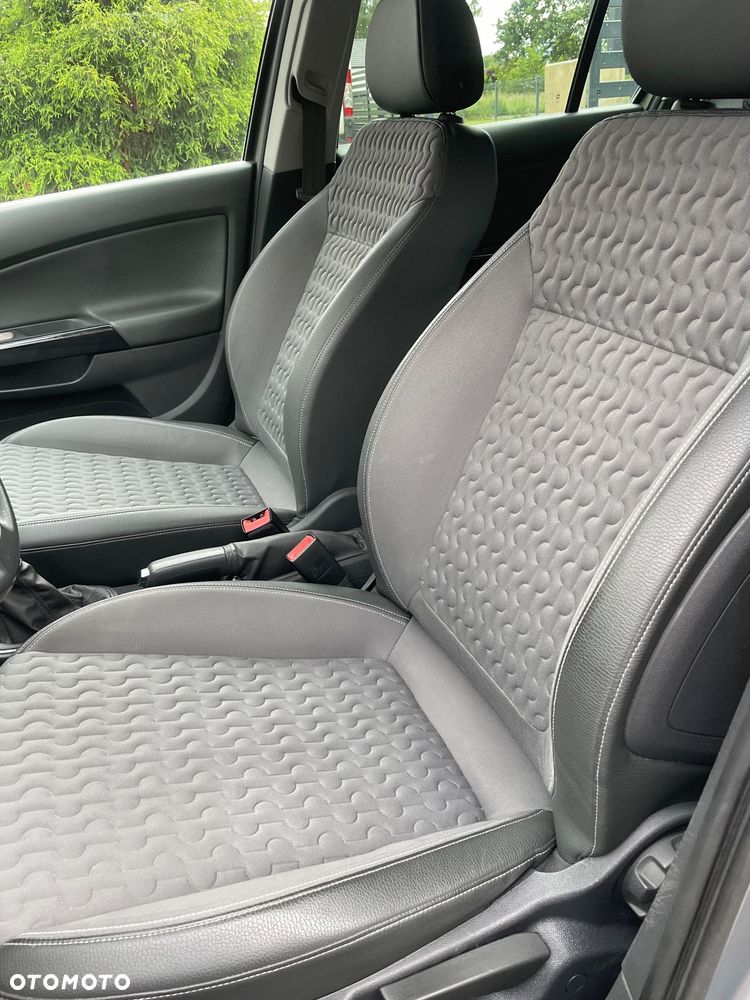 Opel Corsa 1.4 16V Cosmo - 6