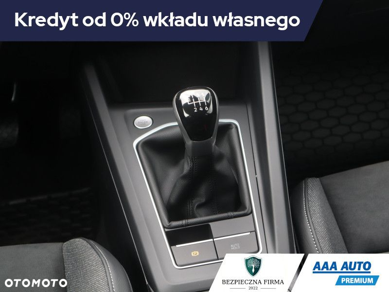 Volkswagen Golf - 14