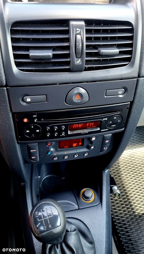 Renault Clio 1.4 16V Dynamique - 22