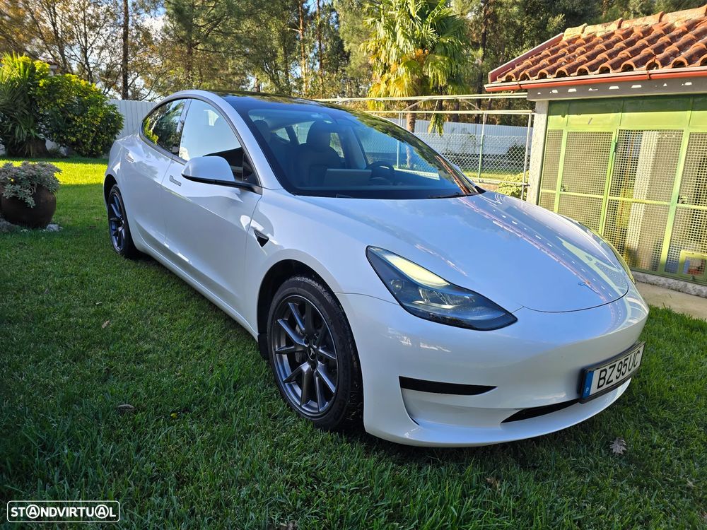Tesla Model 3 Standard Range Plus RWD - 1