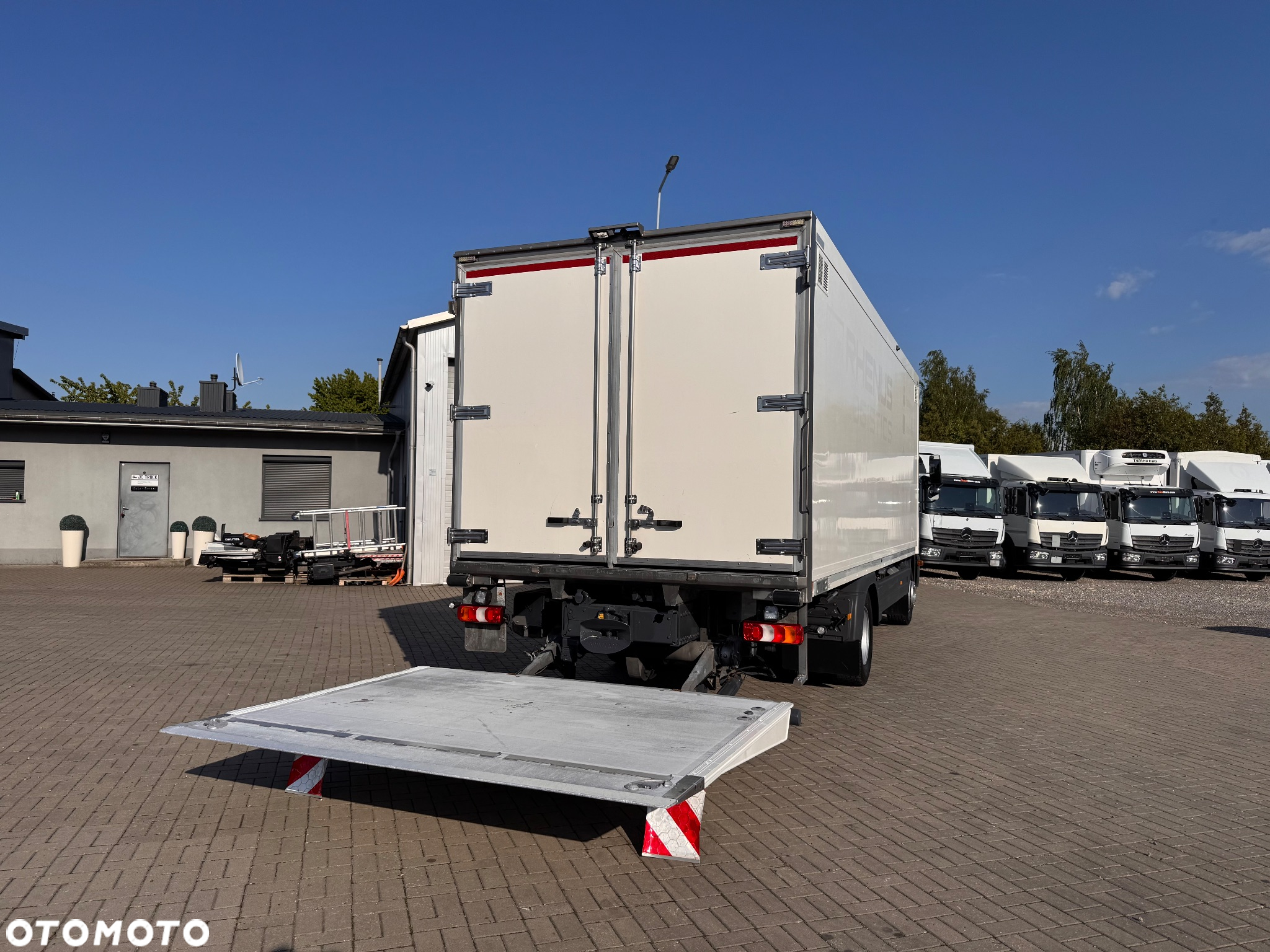 Mercedes-Benz ATEGO - 10