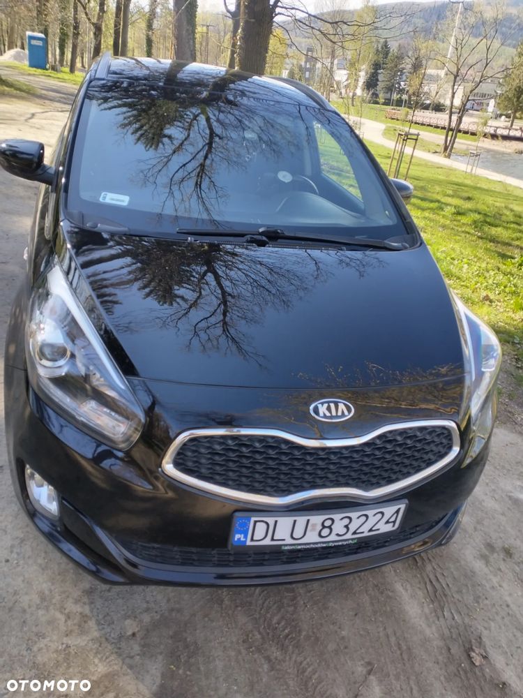 Kia Carens - 36