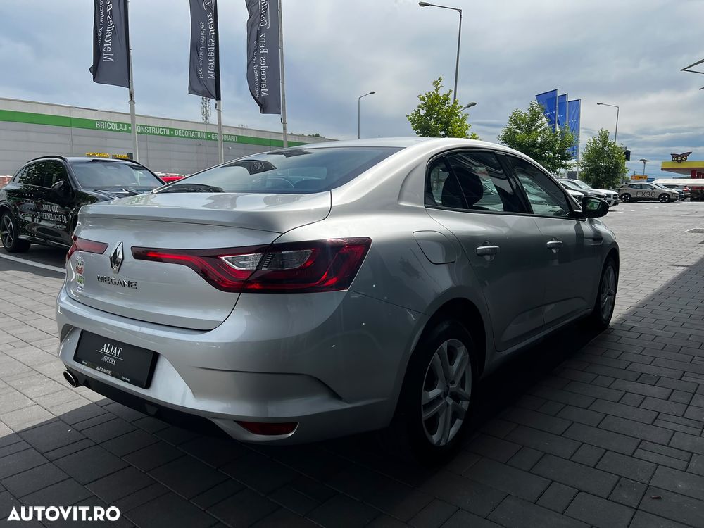 Renault Megane TCe Life - 22