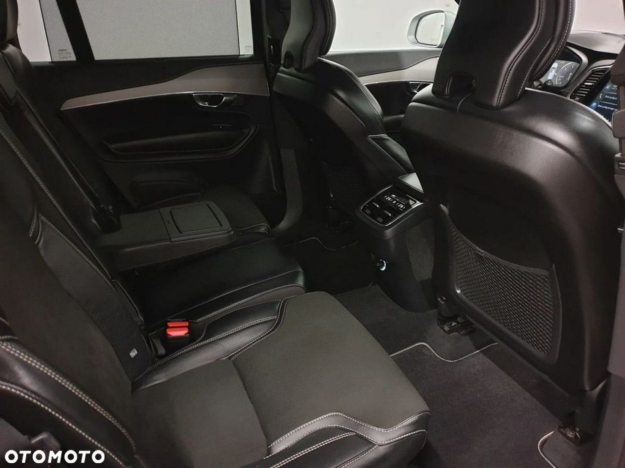 Volvo XC 90 D5 AWD R-Design - 26