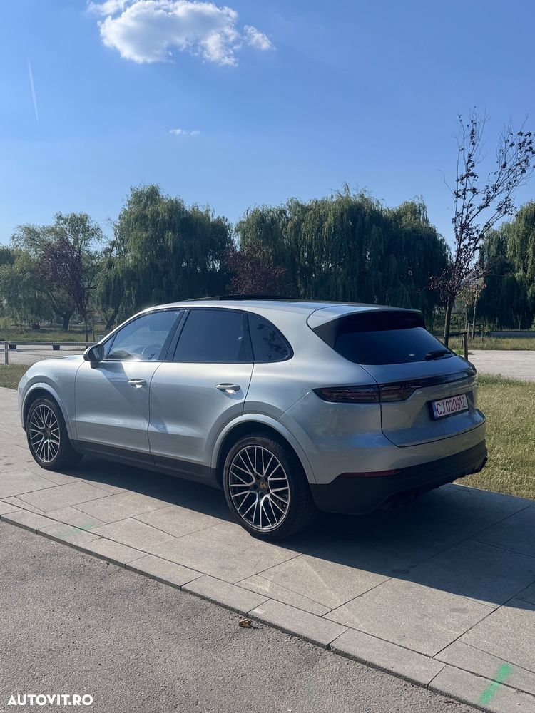 Porsche Cayenne S - 4