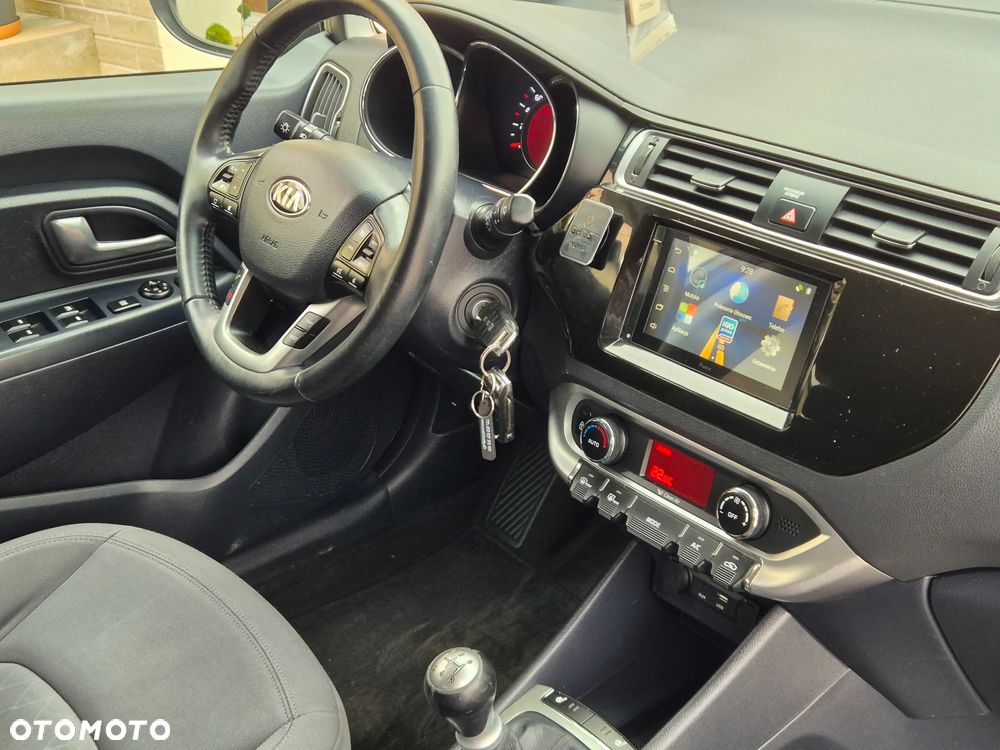 Kia Rio 1.2 Dream Team Edition - 5