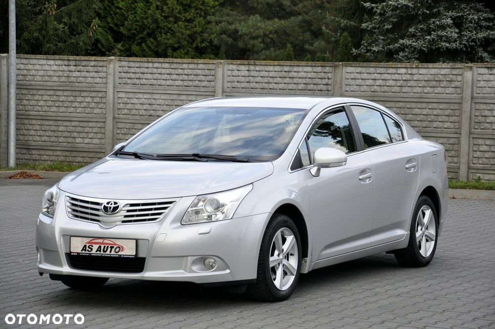 Toyota Avensis 1.8 Sol plus NAVI - 23